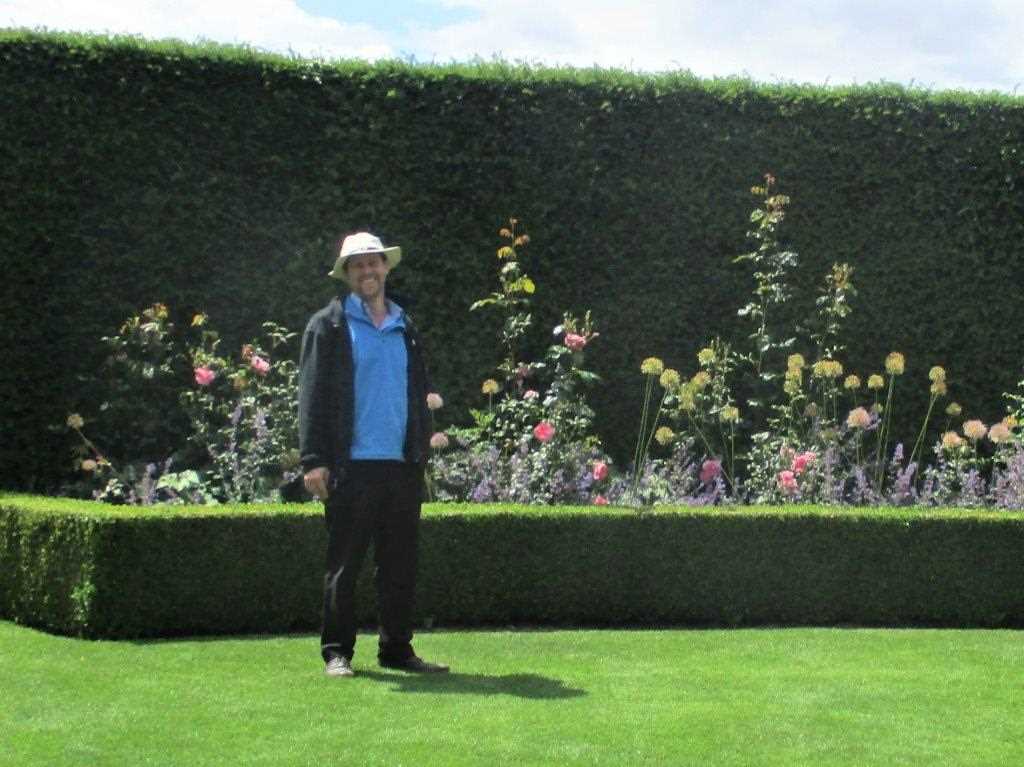 Richard walters garden designer